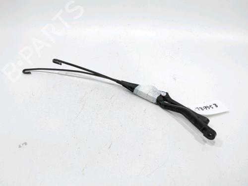 Used Front windshield wiper arm OPEL OMEGA B (V94) 2.5 DTI (F69, M69, P69) (150 hp) 31007663