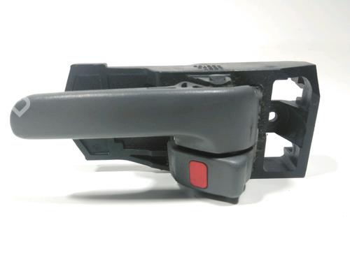 Used Front left interior door handle Front left interior door handle TOYOTA RAV 4 II (_A2_) 2.0 D 4WD (CLA20_, CLA21_, CLA20R, CLA21R) (116 hp) 29858223 29858223