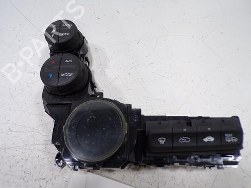 Used Climate control Climate control 37766961 37766961