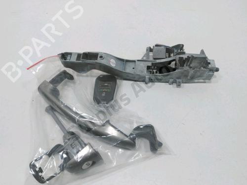 front-left-exterior-door-handle-peugeot-208-i-ca_-cc_-2012-2013-2014-2015-2016-2017-2018-2019-2020-2021-33974076 main image