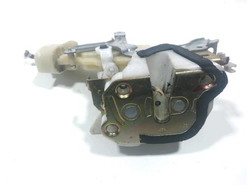 Used Front right lock TOYOTA YARIS (_P1_) 1.0 (SCP10_, SCP10R) (65 hp) 28247226