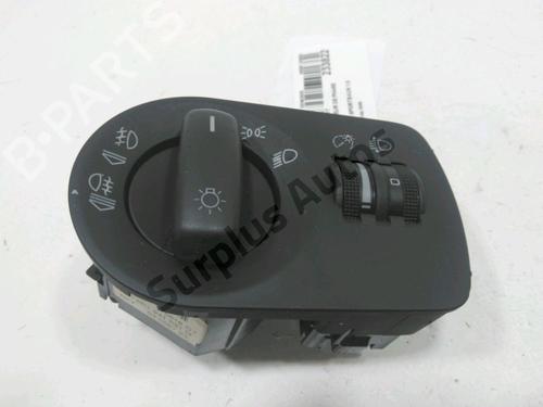 Used Headlight switch AUDI A3 Sportback (8PA) 1.9 TDI (105 hp) 30990497