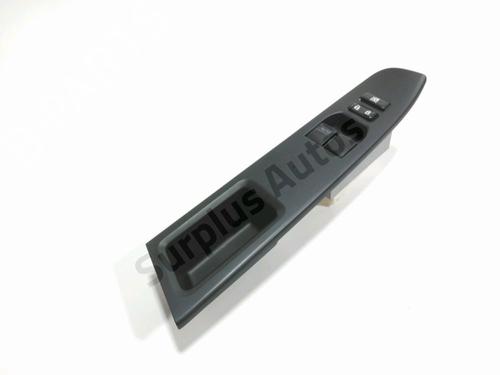 Used Left front window switch TOYOTA YARIS (_P13_) 1.5 Hybrid (NHP130_, NHP130) (101 hp) 28616992