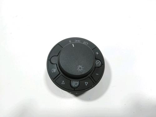 Used Headlight switch Headlight switch 28228584 28228584