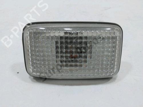 Used Right side indicator NISSAN X-TRAIL I (T30) 2.2 Di 4x4 (114 hp) 31005461