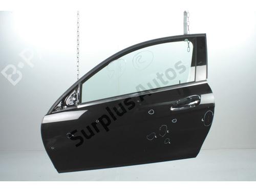 left-front-door-mercedes-benz-c-class-coupe-c204-2011-32976105 main image