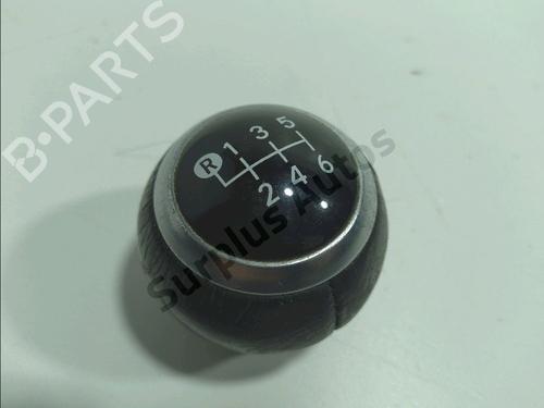 Gearknop Gearknop TOYOTA YARIS (_P13_) 1.5 (NSP131_) (112 hp) 33973906 33973906