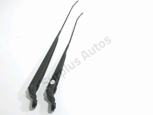 Used Front windshield wiper arm CITROËN C3 Picasso (SH_) 1.6 HDi (90 hp) 30585103