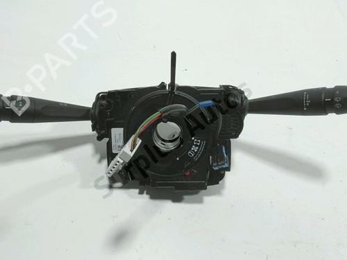 steering-wheel-controls-citroen-c4-cactus-2014-40620619 main image