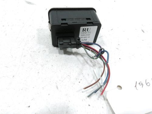 Left front window switch OPEL MERIVA A MPV (X03) 1.6 16V (E75) | BP30998977I27