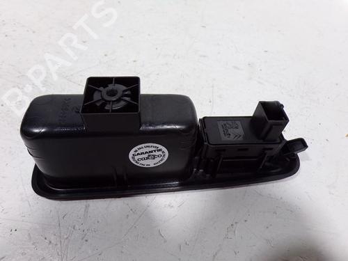 Right rear window switch PEUGEOT 5008 (0U_, 0E_) 1.6 HDi | BP28249787I28 