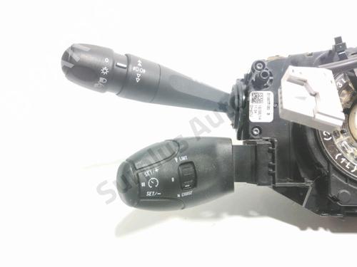 Steering wheel controls PEUGEOT 2008 I (CU_) 1.4 HDi | BP32226375E15