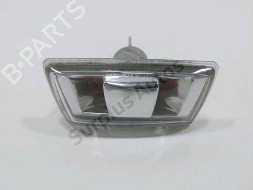 Used Right side indicator PEUGEOT 306 Hatchback (7A, 7C, N3, N5) 1.6 (89 hp) 31005454