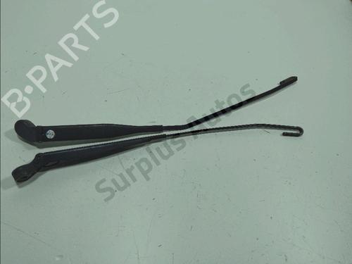 Used Front windshield wiper arm Front windshield wiper arm 37168494 37168494