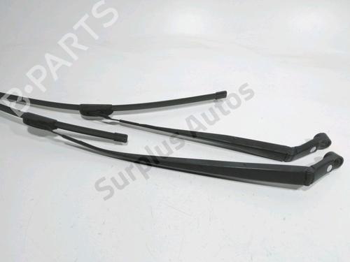Used Front windshield wiper arm Front windshield wiper arm TOYOTA AURIS (_E15_) 1.8 Hybrid (ZWE150_, ZWE150R) (136 hp) 35893778 35893778