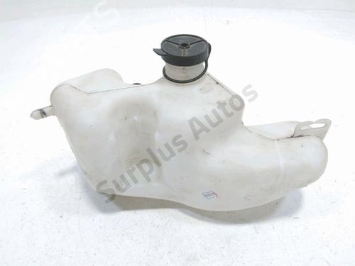 Used Windscreen washer tank Windscreen washer tank RENAULT RAPID Box Body/MPV (F40_, G40_) 1.9 D (F40P, F40N, F40E) (64 hp) 40061055 40061055