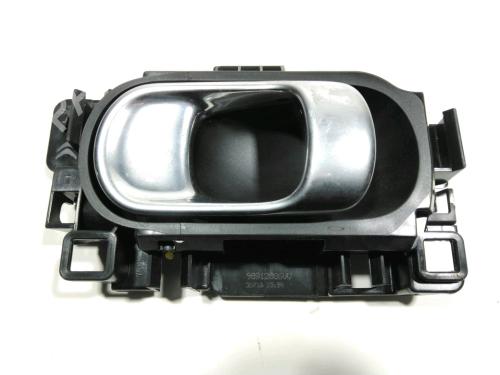 Used Front left interior door handle Front left interior door handle CITROËN C3 III (SX) 1.6 BlueHDi 100 (99 hp) 37775146 37775146