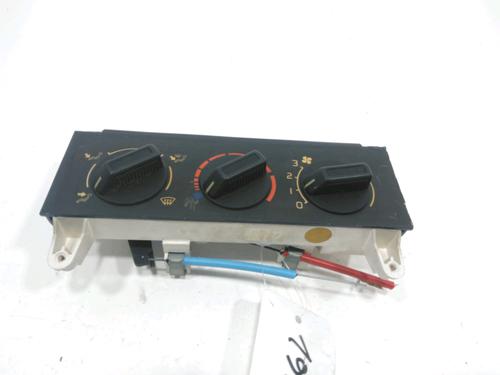 Used Climate control RENAULT CLIO I (B/C57_, 5/357_) 1.4 (80 hp) 30988534