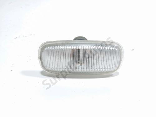 right-side-indicator-audi-a4-b5-8d2-1994-1995-1996-1997-1998-1999-2000-2001-37871072 main image