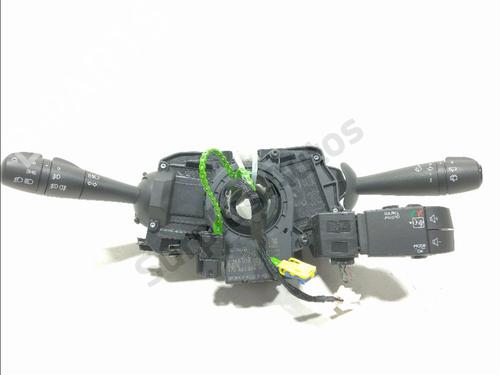 steering-wheel-controls-dacia-sandero-ii-2012-39577414 main image
