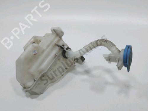 Used Windscreen washer tank VW POLO VI (AW1, BZ1, AE1) 1.0 TSI (95 hp) 31008907