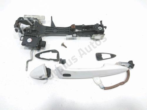 Used Front right exterior door handle Front right exterior door handle LEXUS IS II (_E2_) 200d (ALE20_, ALE20R) (150 hp) 33903968 33903968