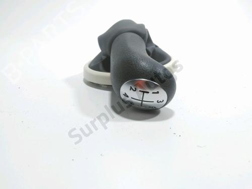 Gearknop RENAULT TWINGO III (BCM_, BCA_) 1.0 SCe 70 (BCMB) (69 hp) 30958099