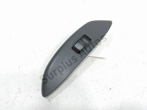 Højre fortil elrude kontakt TOYOTA YARIS (_P1_) 1.0 (SCP10_, SCP10R) (65 hp) 30994384