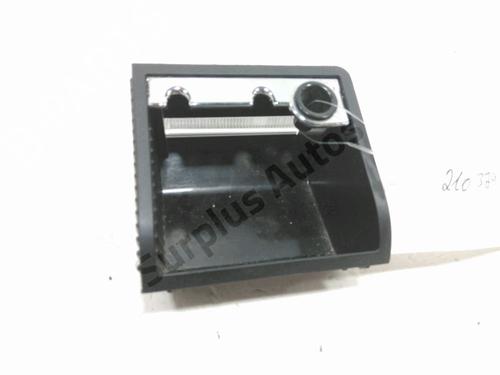 Used Ashtray VW GOLF V (1K1) 1.9 TDI (105 hp) 30992168