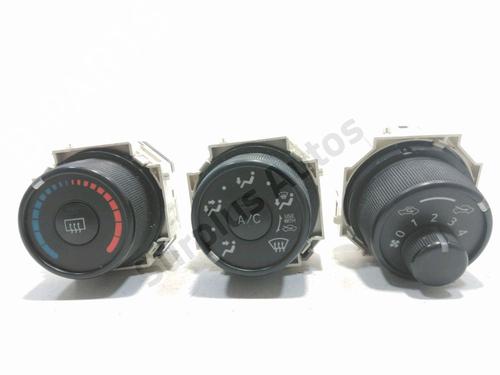 climate-control-toyota-yaris-_p13_-2010-2011-2012-2013-2014-2015-2016-2017-2018-2019-2020-39088701 main image