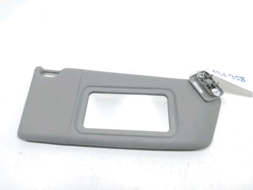 Used Right sun visor Right sun visor OPEL ASTRA H (A04) 1.3 CDTI (L48) (90 hp) 37784700 37784700