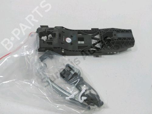 Venstre bagtil udvendigt håndtag SKODA FABIA II (542) 1.6 TDI (90 hp) 30999811