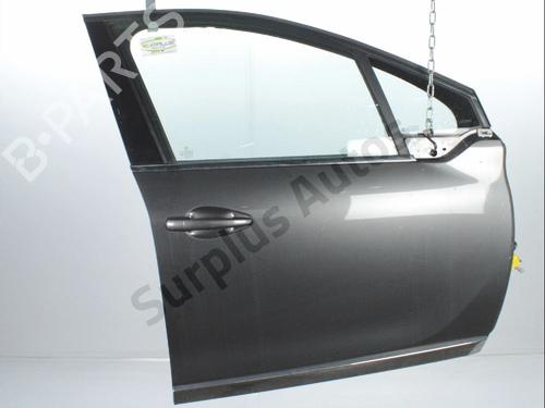 Dør høyre foran Dør høyre foran PEUGEOT 2008 I (CU_) 1.2 THP 110 / PureTech 110 (110 hp) 33750351 33750351