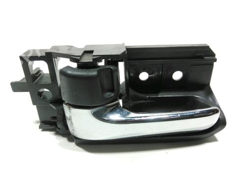 Used Front left interior door handle Front left interior door handle 29858212 29858212