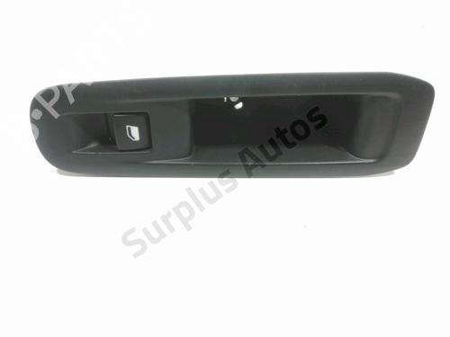 Used Right rear window switch Right rear window switch 29858772 29858772