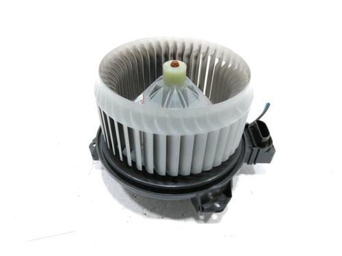 Used Heater blower motor TOYOTA YARIS (_P9_) 1.0 VVT-i (KSP90_, KSP90R) (69 hp) 31607908