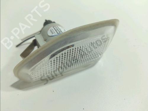 Used Right side indicator Right side indicator 39089664 39089664