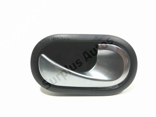 Used Front right interior door handle Front right interior door handle 38497519 38497519