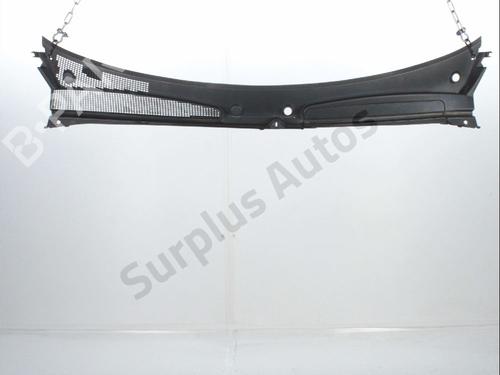 Griglia sotto parabrezza Griglia sotto parabrezza MERCEDES-BENZ CITAN Box Body/MPV (W415) 109 CDI (415.601, 415.603, 415.605) (90 hp) 36000230 36000230