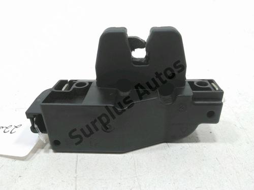 Used Tailgate lock PEUGEOT 407 SW (6E_, 6D_) 2.7 HDi (204 hp) 30800820