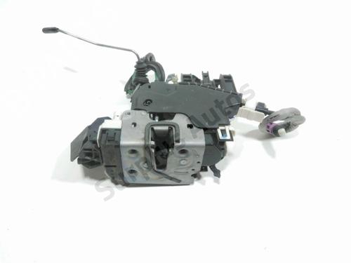 rear-left-lock-infiniti-q30-2015-29172833 main image