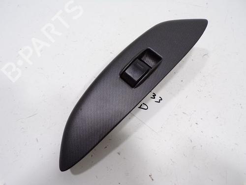 Used Right front window switch TOYOTA YARIS (_P1_) 1.0 (SCP10_, SCP10R) (65 hp) 31207633