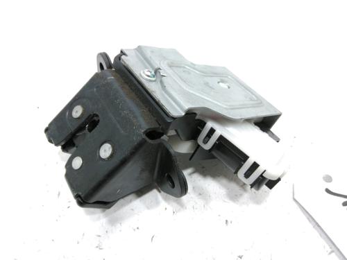 Used Tailgate lock MAZDA 2 (DE_, DH_) 1.4 MZR-CD (68 hp) 31001644