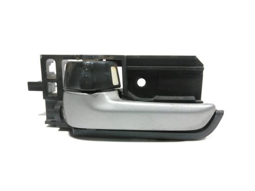 Used Front left interior door handle Front left interior door handle OPEL AGILA B (H08) 1.2 (F68) (86 hp) 28243045 28243045