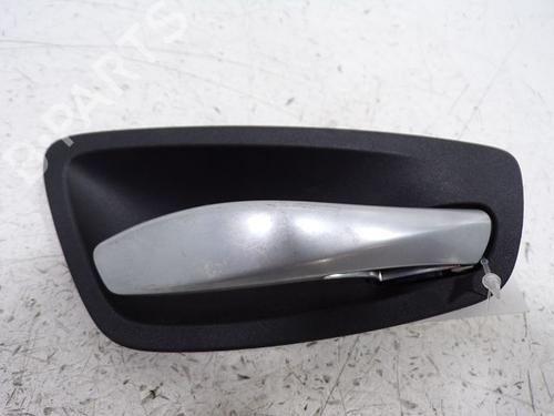 Poignée intérieure avant droite BMW 1 Coupe (E82) 120 d (177 hp) 30996013