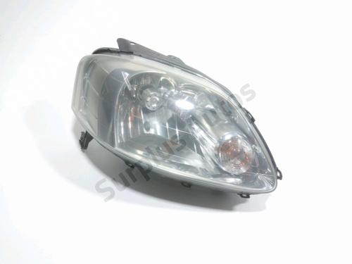 Højre forlygte VW FOX Hatchback (5Z1, 5Z3, 5Z4) 1.4 (75 hp) 28266466