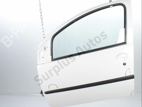 Used Left front door Left front door PEUGEOT 107 (PM_, PN_) 1.0 (68 hp) 33974094 33974094