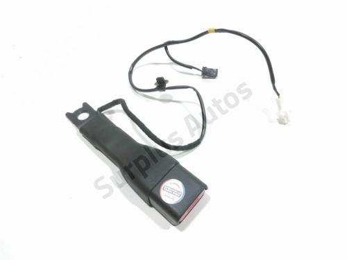 seat-buckle-toyota-aygo-_b4_-2014-37770658 main image