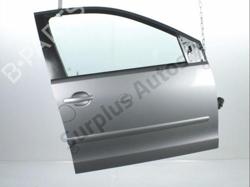 Used Right front door VW POLO IV (9N_, 9A_) 1.4 16V (80 hp) 31368240