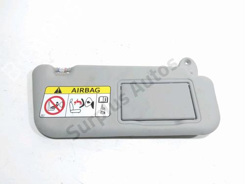 Used Right sun visor Right sun visor TOYOTA YARIS (_P13_) 1.5 Hybrid (NHP130_, NHP130) (101 hp) 40060501 40060501